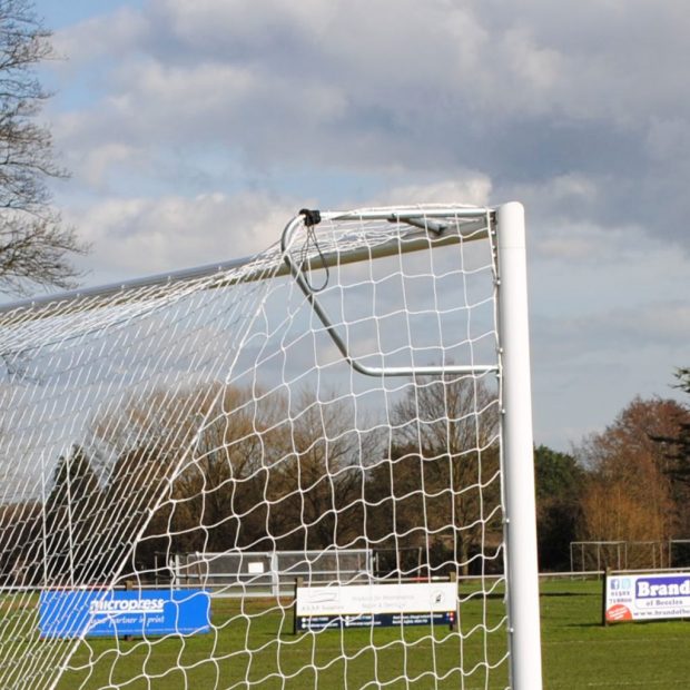 goal net support with brace